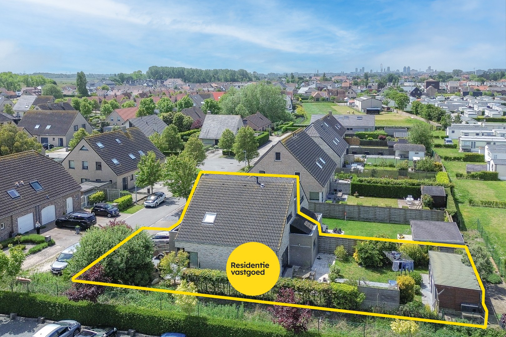 Instapklare halfopen woning met 3 slaapkamers en zonnige tuin in Vosseslag, vlakbij bos en duinen 