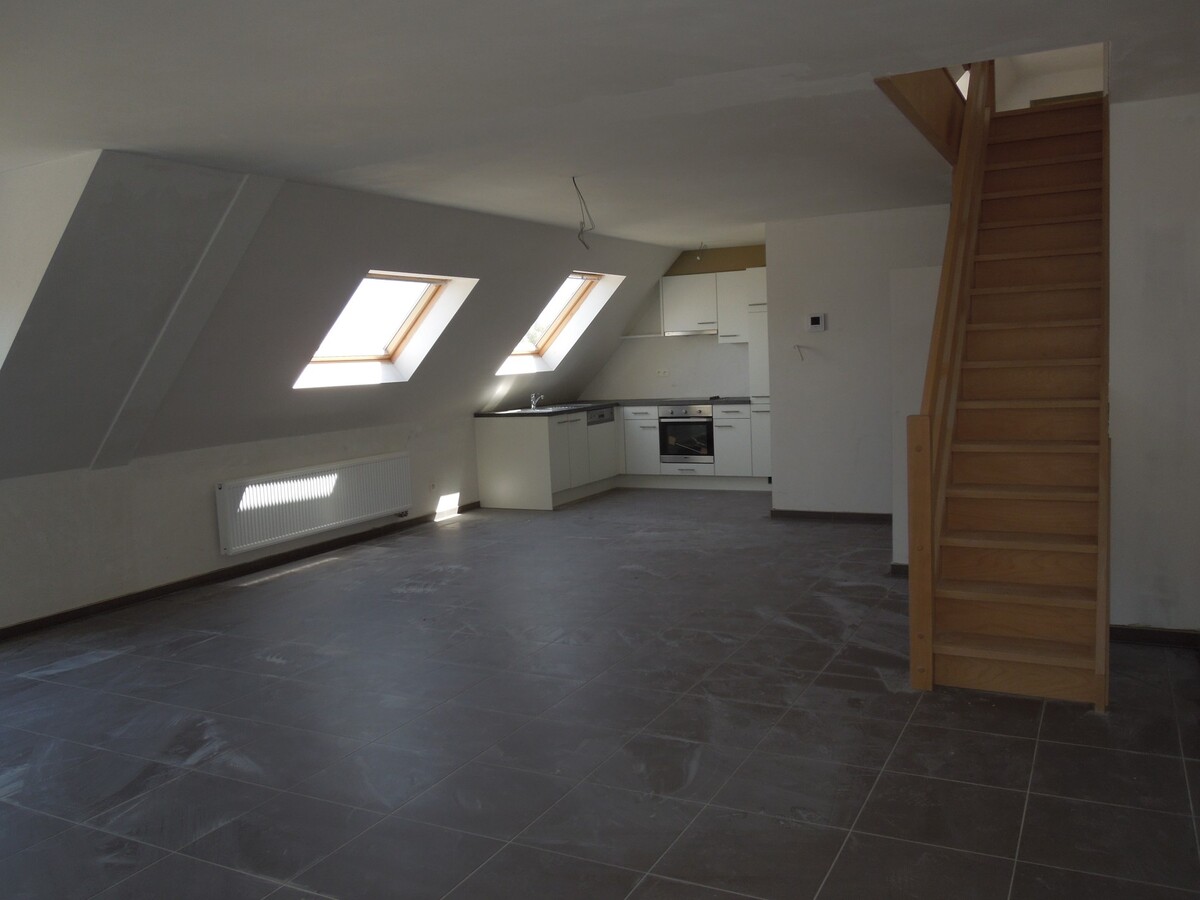 Uniek duplexapp. van +/- 240m² 