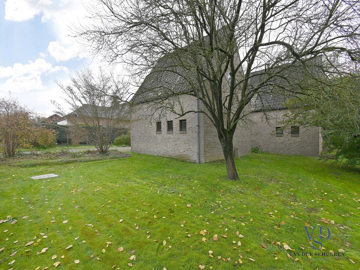 Knappe villa in 't groene Schelderode (EPC van 216 !). 