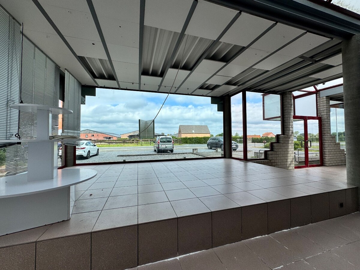 Handelspand met woonst te Ichtegem 