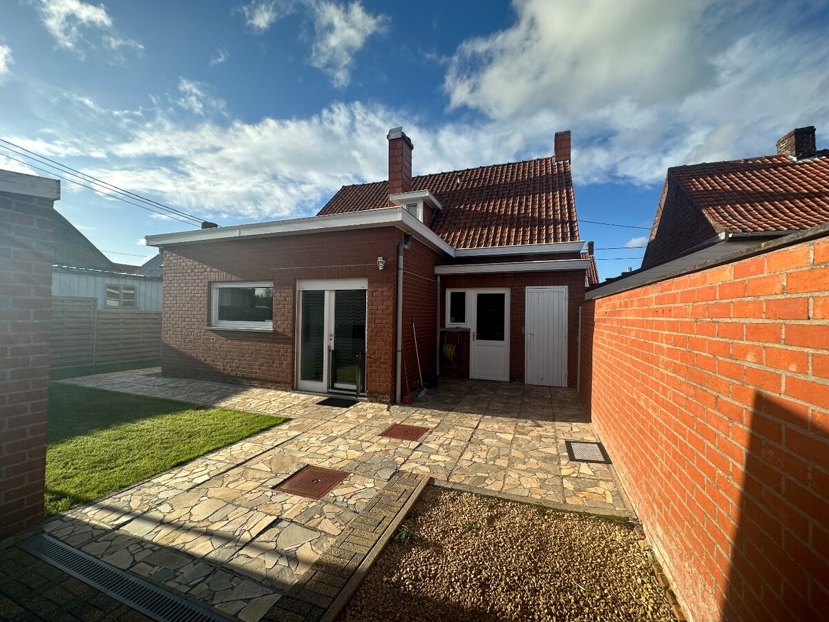 Degelijke halfopen woning met 3 slaapkamers 