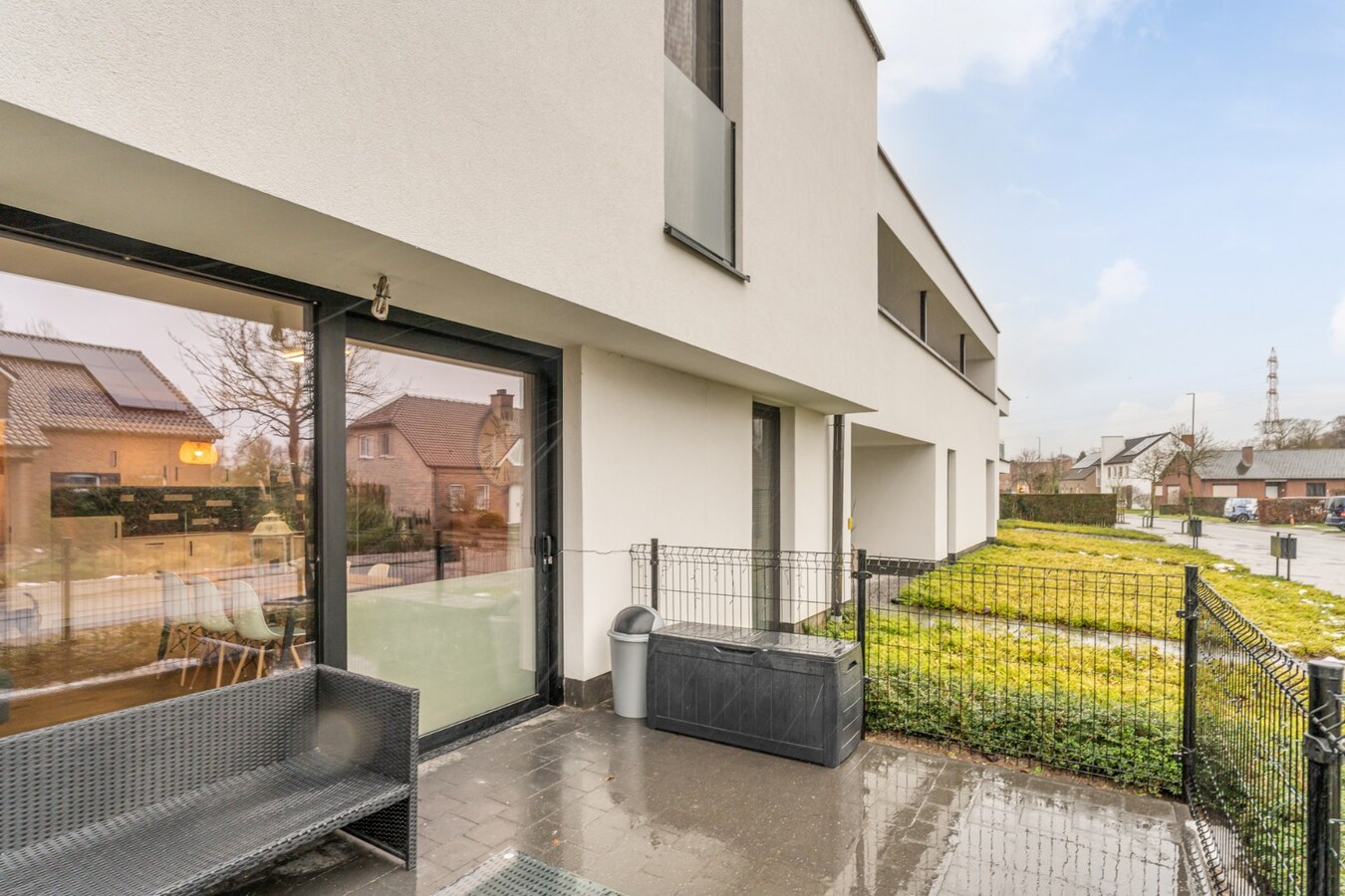 Recent, gelijkvloers appartement in een stijlvolle residentie mét ondergrondse parkeerplaats en kelderberging! 