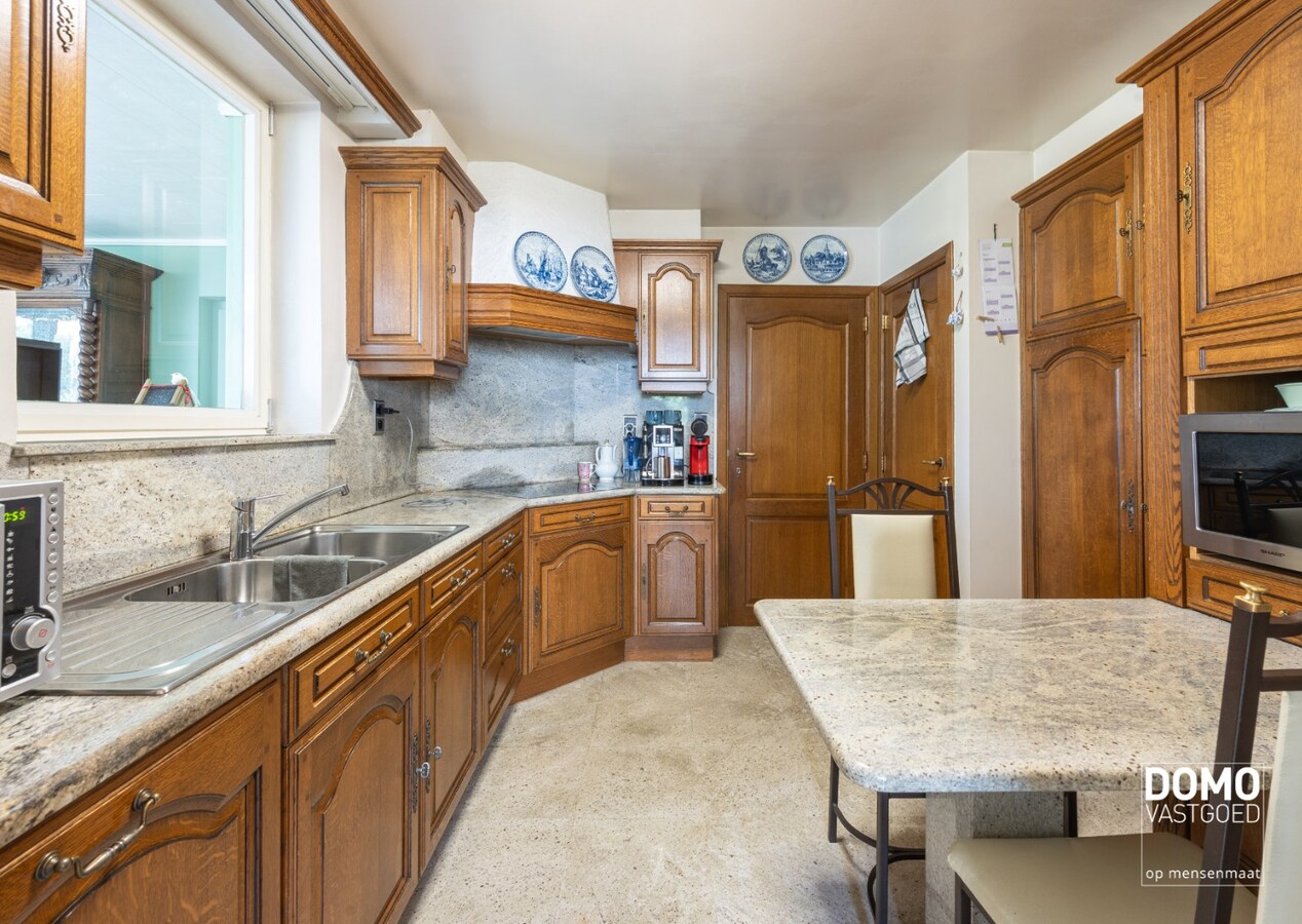 RUSTIG GELEGEN, RUIME WONING MET 4 SLAAPKAMERS, TUIN &amp; AANGRENZENDE STUDIO MET ENERGIELABEL D GELEGEN IN ALKEN 