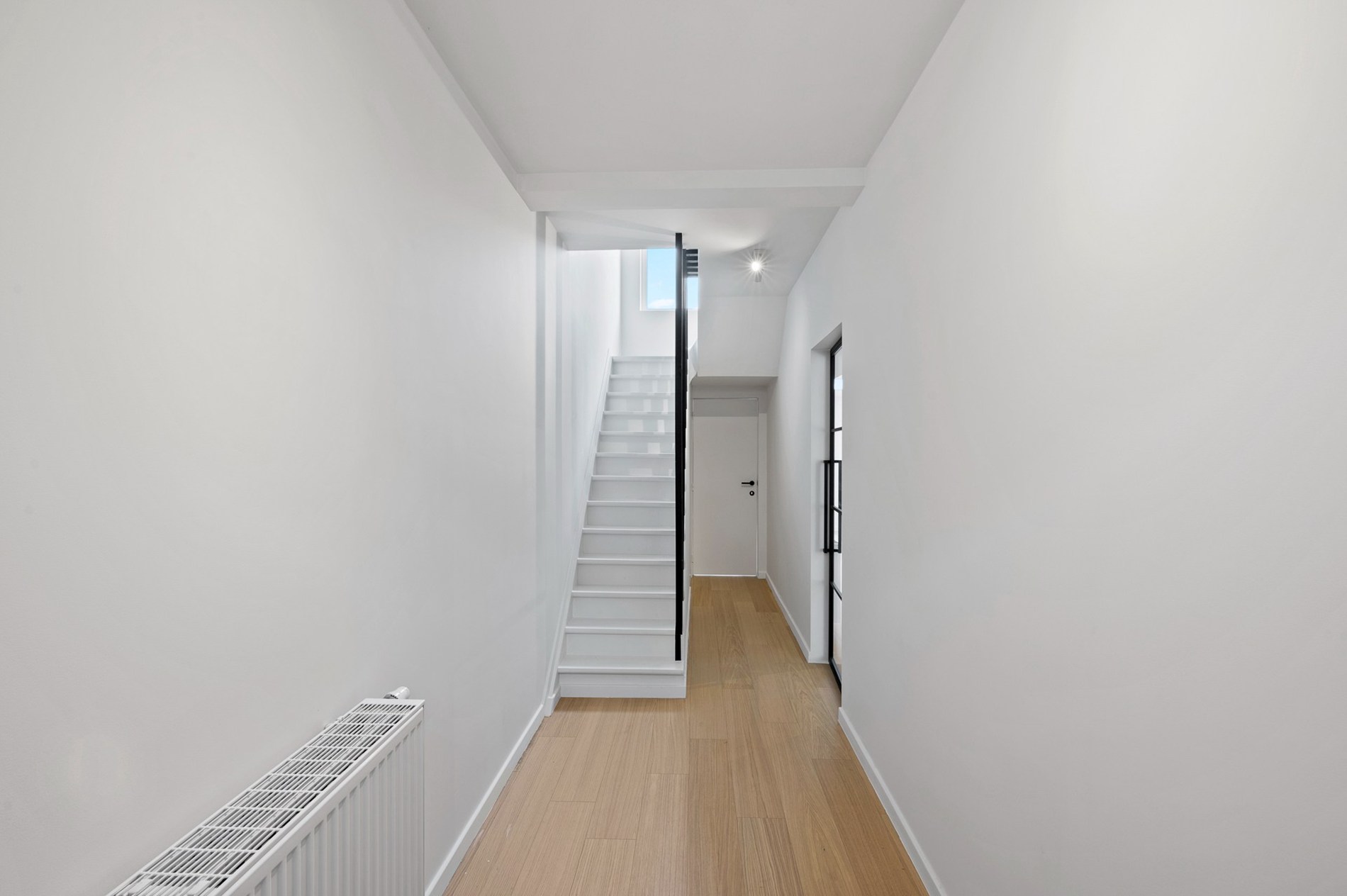 Prachtig gerenoveerde woning met 3 slaapkamers in Heist, dichtbij centrum en strand 