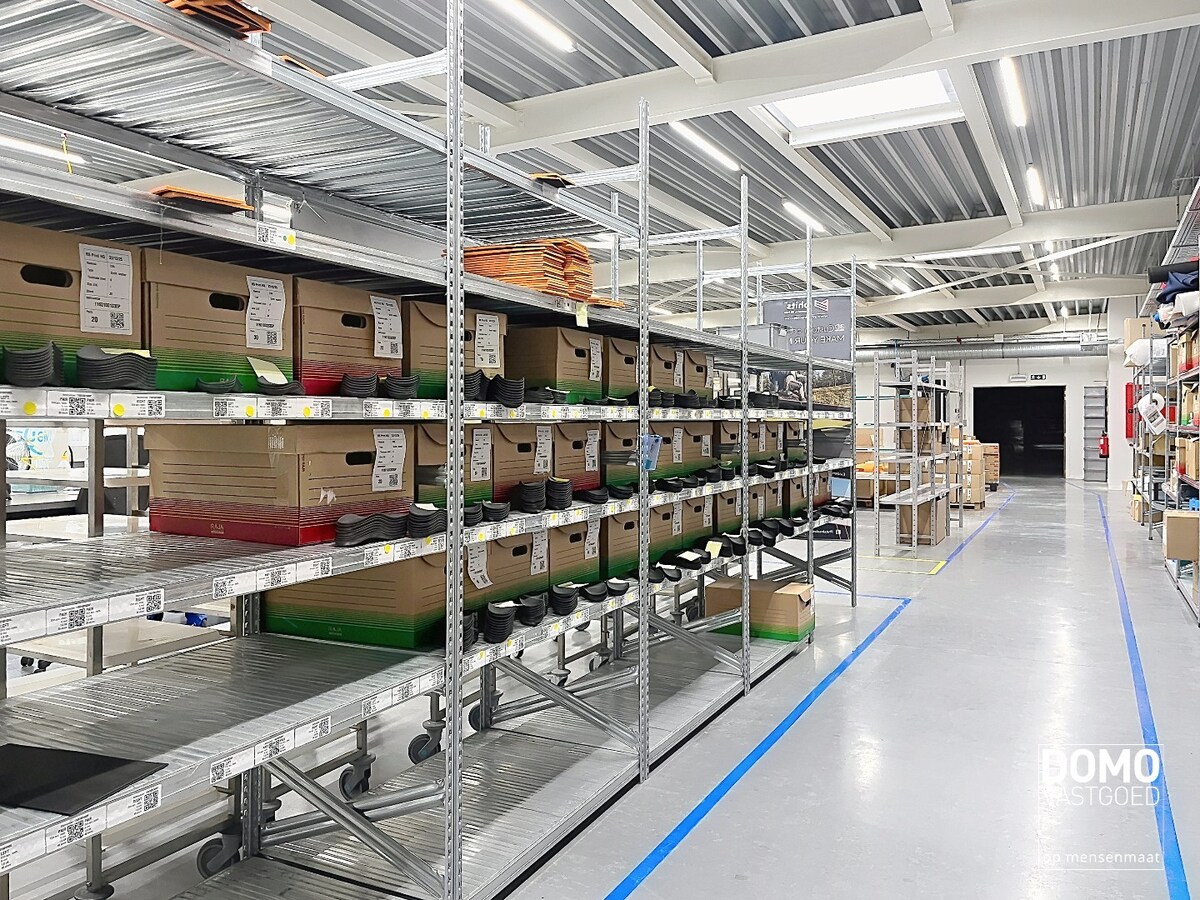 INNOVATIEVE RUIMTE MET LABO, LOGISTIEKE VOORZIENINGEN EN RESEARCH &amp; DEVELOPMENT IN EEN ECO-BEDRIJFSGEBOUW TE PAAL 