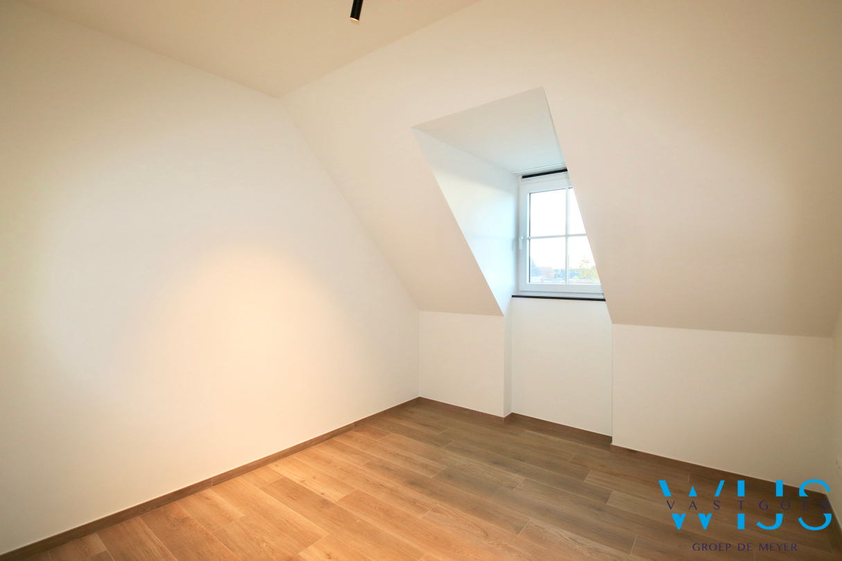 Instapklaar appartement met 2 slaapkamers &amp; terras te ASSENEDE ! 