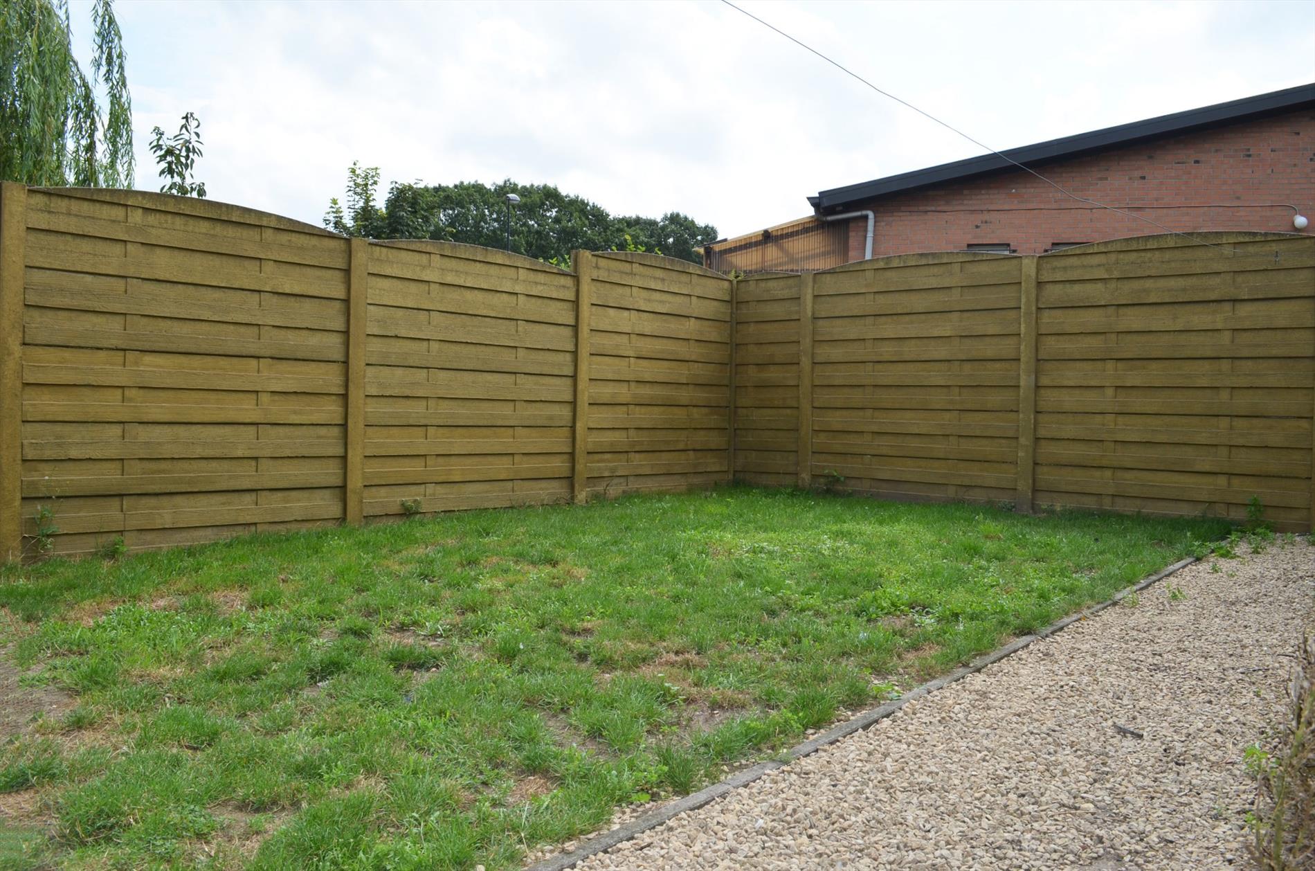 Gezinswoning met 3 slpks, veranda, garage &amp; tuin te Sint-Jan-In-Eremo 