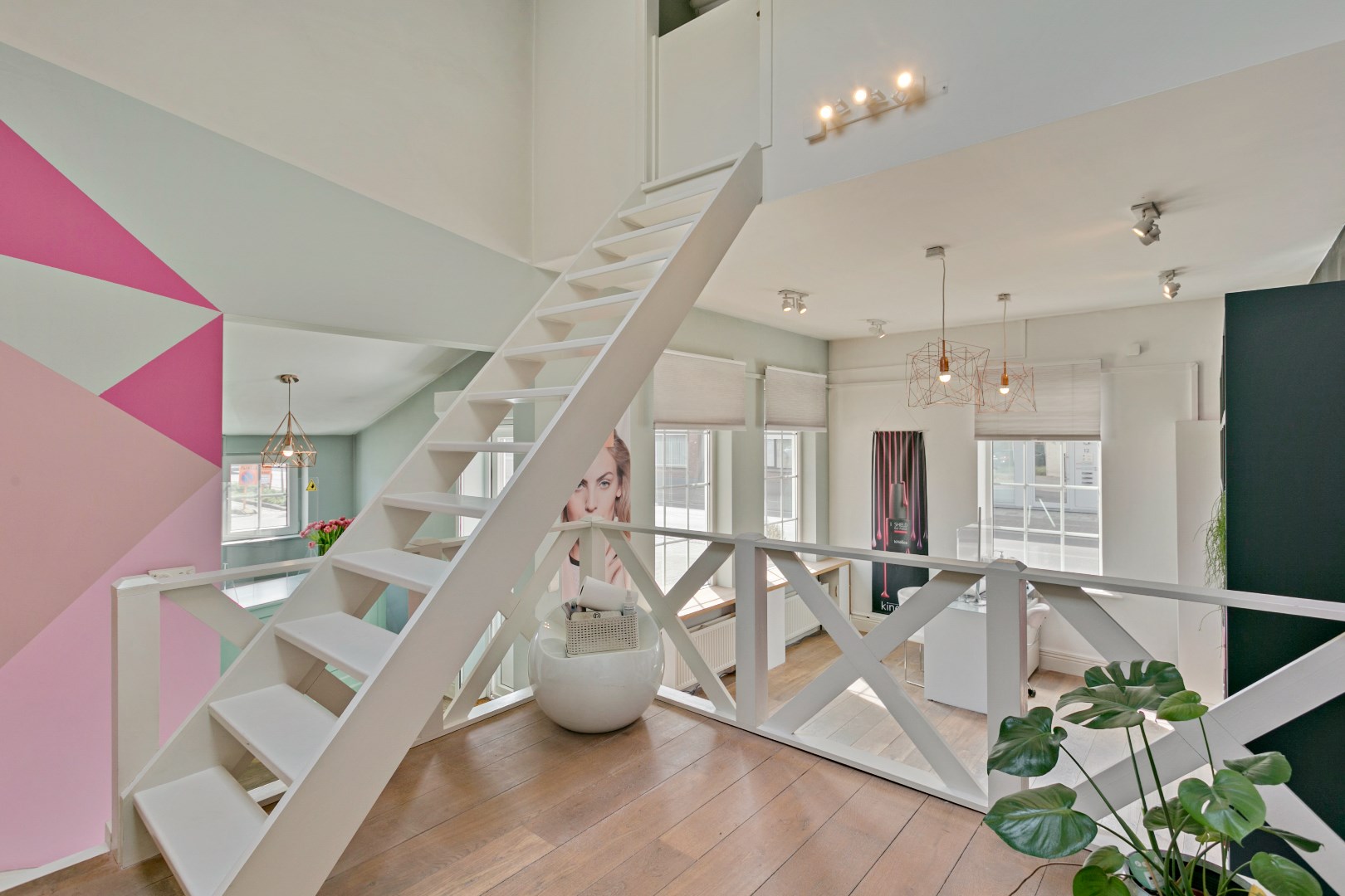 Handelspand met parkeermogelijkheid in het centrum van Bonheiden 