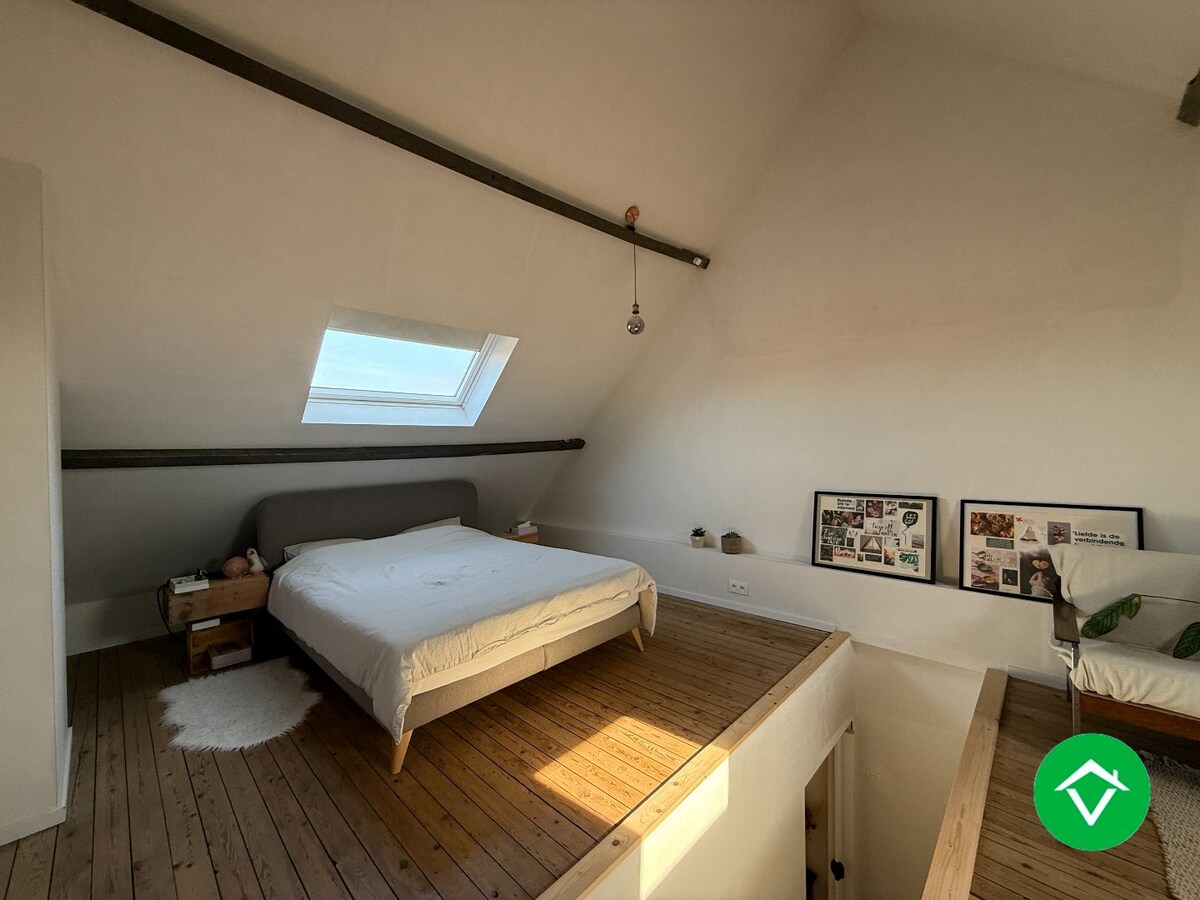 Centraal gelegen woning met 3 slaapkamers en aangename tuin te Roeselare! 