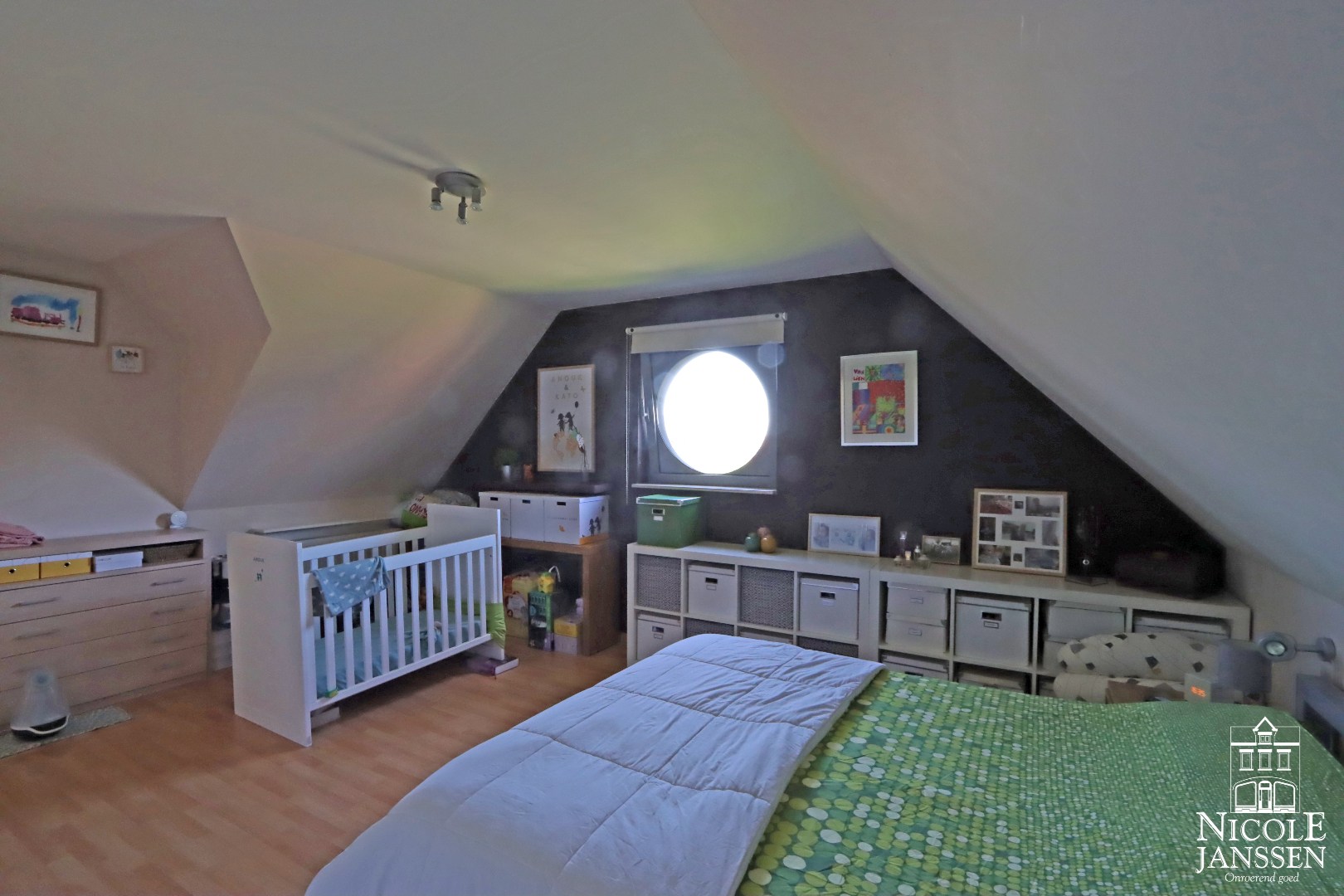 Zeer ruim duplex-appartement 