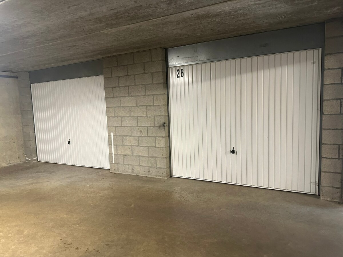 Afgesloten garages in residentie "Ta Pagonia" 