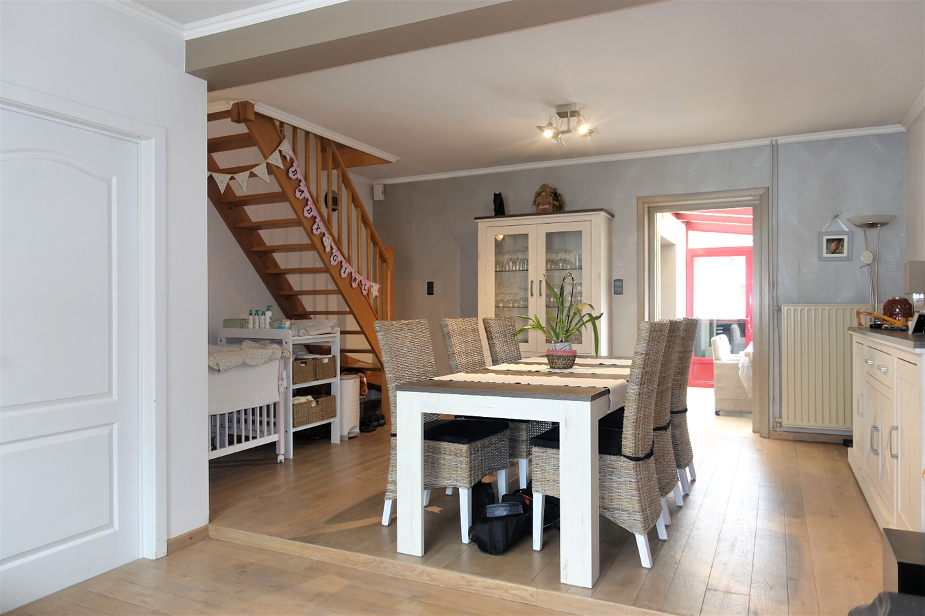 Half-open woning met grote tuin te Aartrijke 