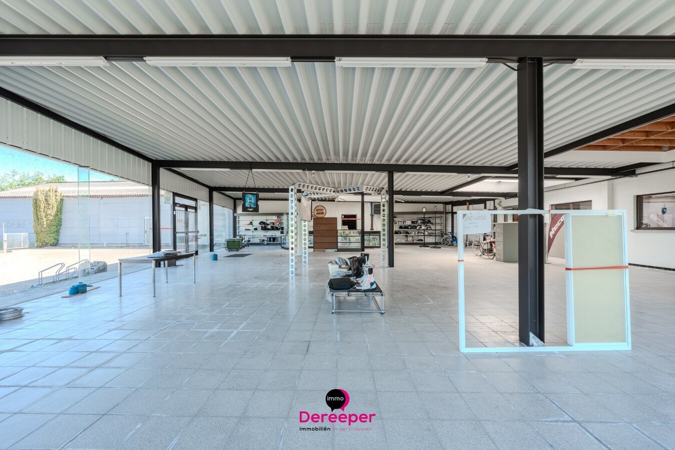 Projecteigendom met tal van ontwikkelingsmogelijkheden op perceel van 2.084 m² 