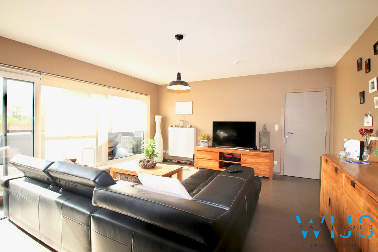 Ruim appartement met 4/5 slp, terras &amp; 2 parkeerplaatsen te ERTVELDE! 