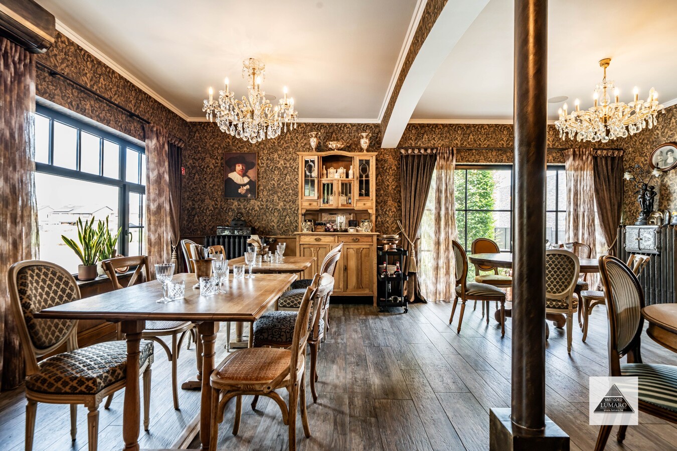 Schitterend horecapand met privé parking en vakantiewoning 