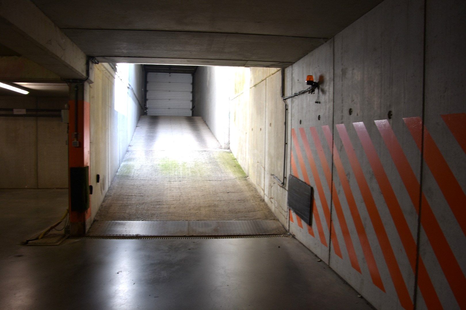 Place de parking à louer. 