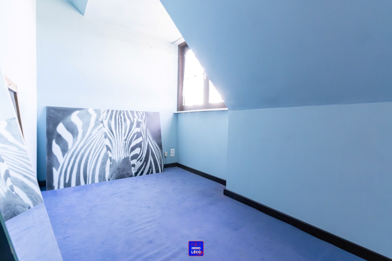 Villa "Semi Plain-Pied" érigée sur une parcelle de 669m², 2 garages, parking privé ! 