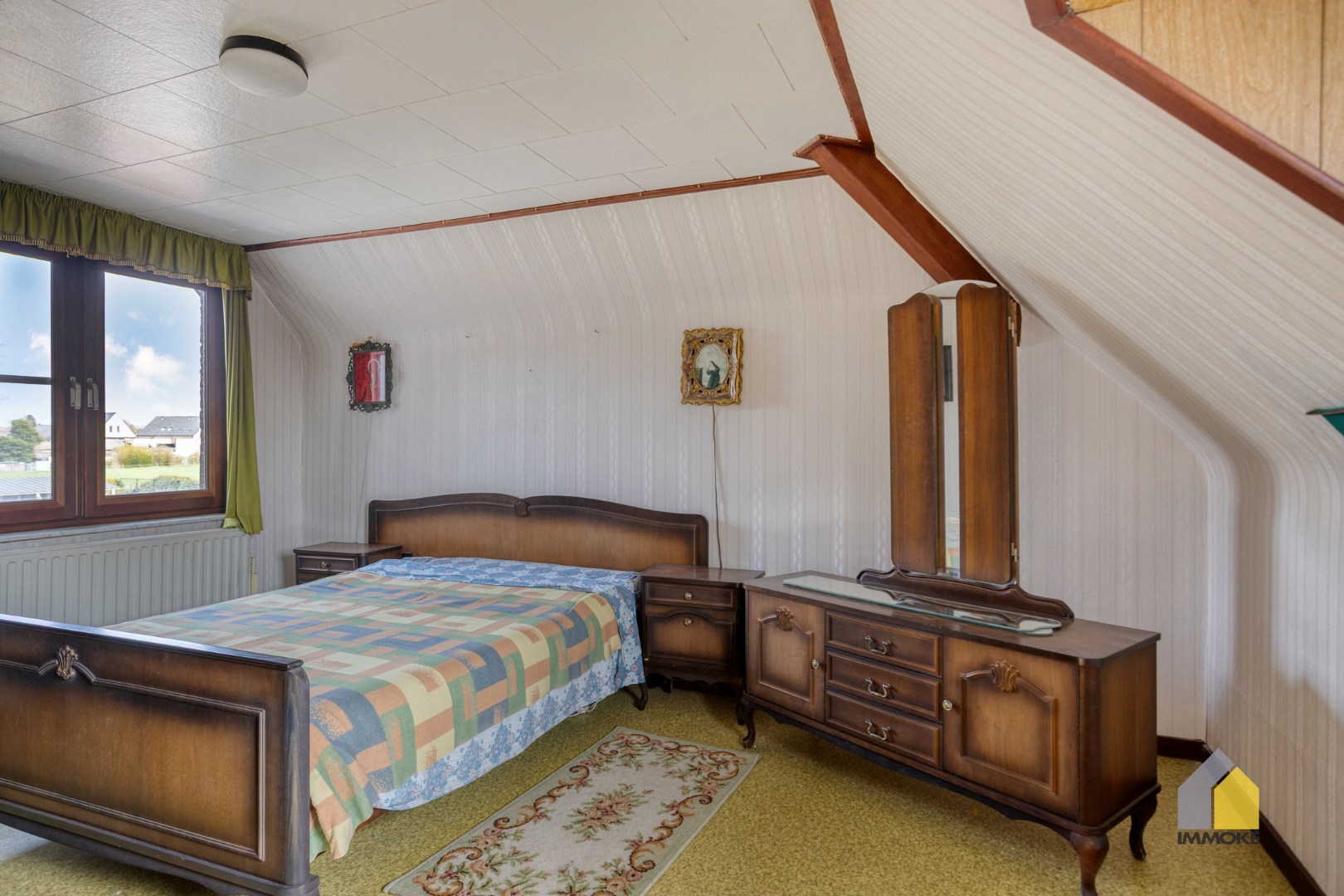 Te renoveren, statige woning op mooi perceel van 23 a 90 ca. 