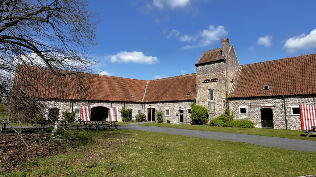 Rustig gelegen kantoren te huur in gerenoveerde hoeve in Heusden