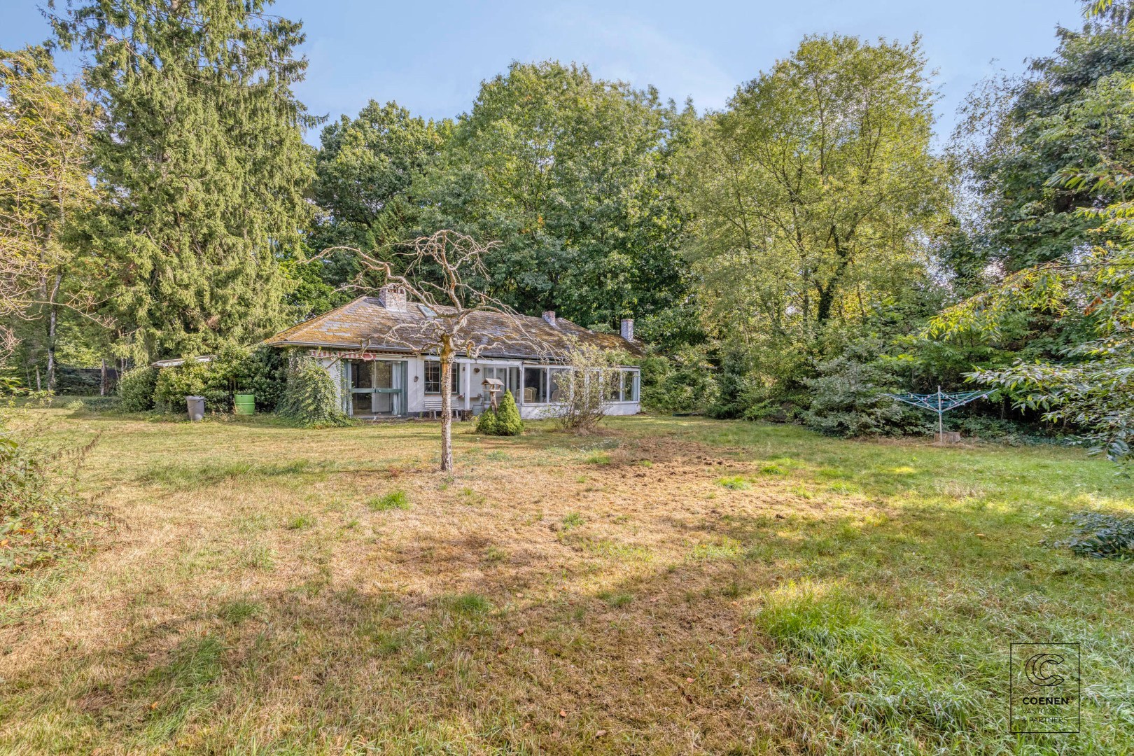 Volledig te renoveren/af te breken woning op prachtig perceel van 2682 m² te Schilde! 