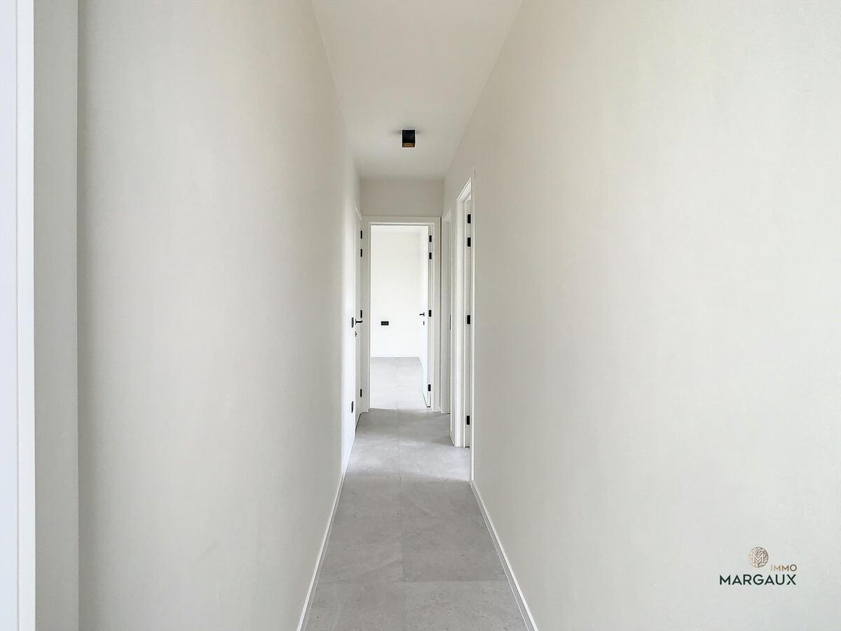 Halfopen bebouwing met exclusieve afwerkingsgraard 