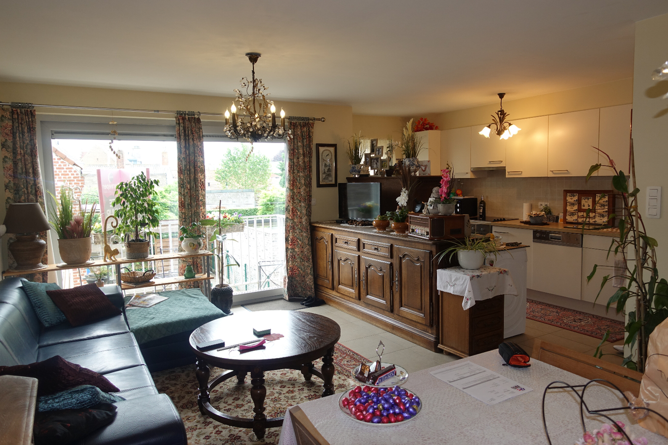 Lichtrijk appartement met autostaanplaats in het hartje van Lichtervelde 