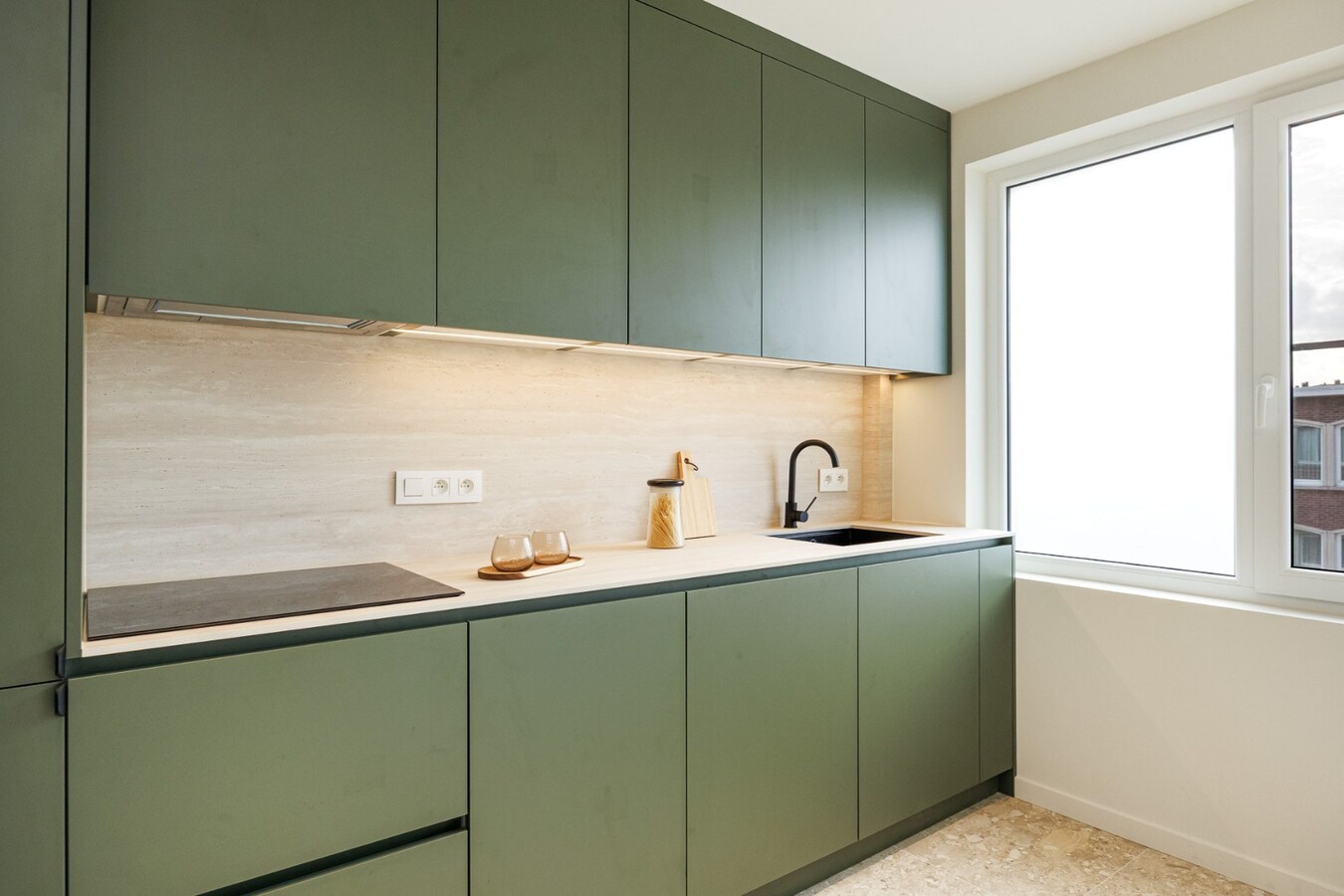Recent gerenoveerd appt. met 2 slpk te Deurne! 