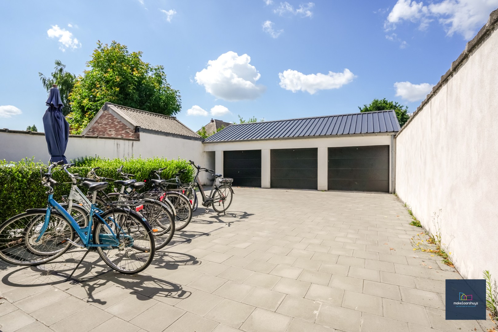 Instapklaar 2 slp. appartement met terras en grote gemeenschappelijke tuin. 