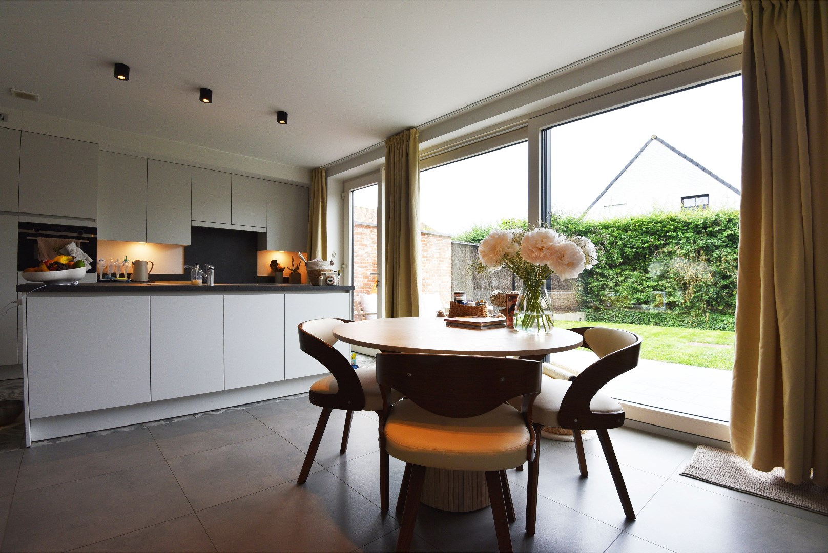 Recente woning met 3 slpks en tuin te Adegem 