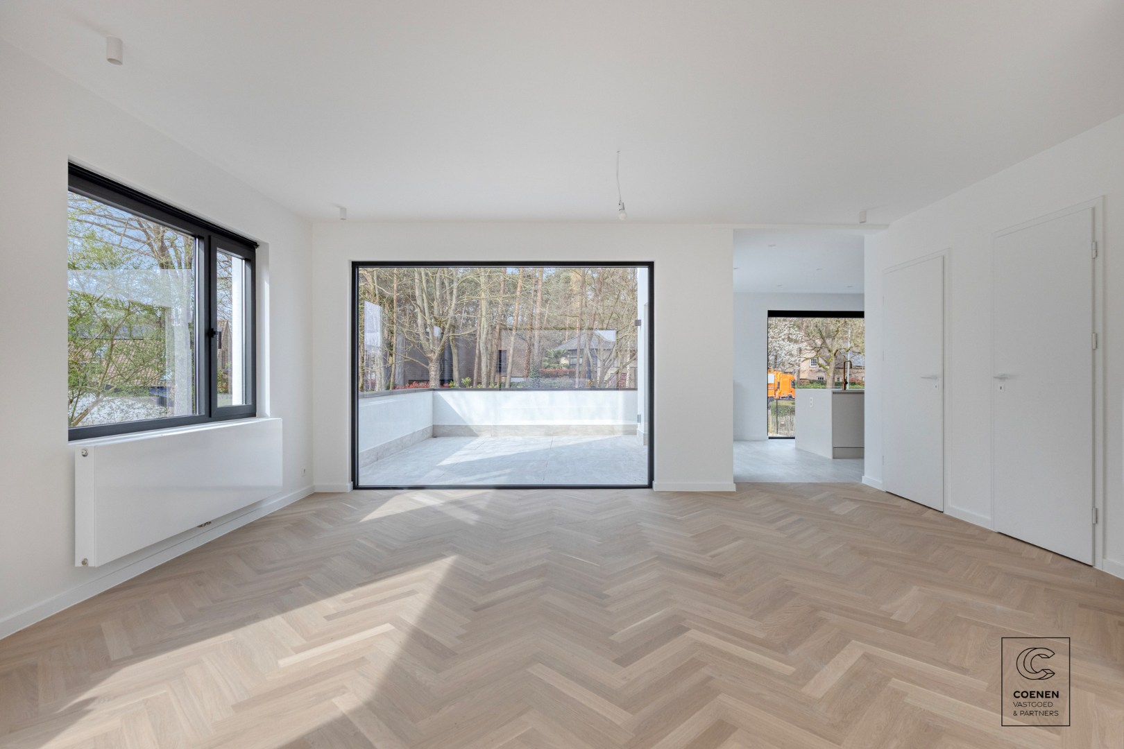 Prachtig gerenoveerde woning met 4 slpk, 2 badkamer en riante tuin op een toplocatie te Rijmenam! 