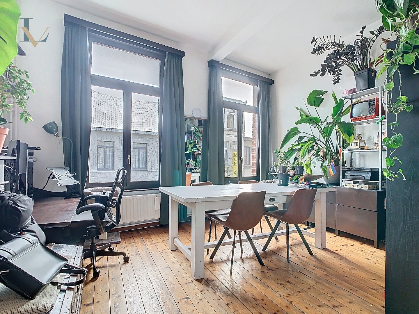 e renoveren opbrengsteigendom met handelspand en woonunits/ ook geschikt als projectgrond 