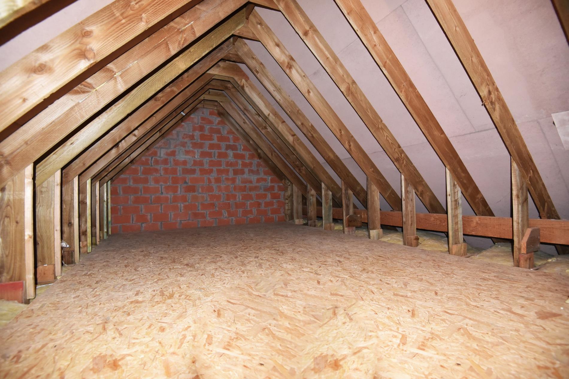 Recente gezinswoning met 3 slaapkamers, rustig gelegen te Adegem. 