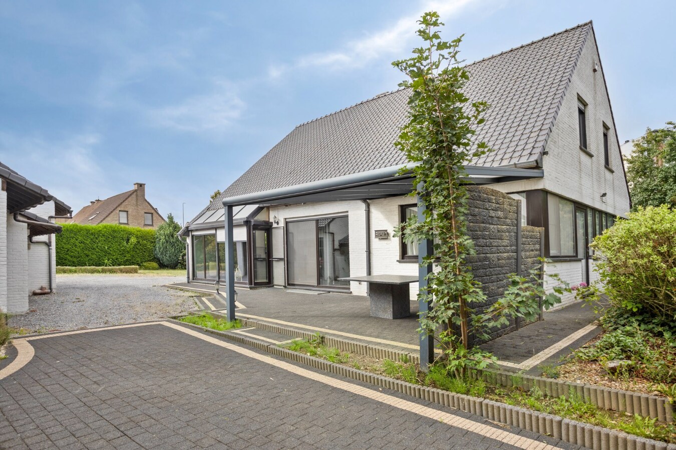 Stijlvolle villa met tuin en dubbele garage te Tienen 