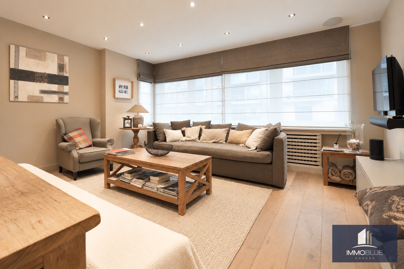 Appartement parfaitement entretenu avec une grande terrasse. 