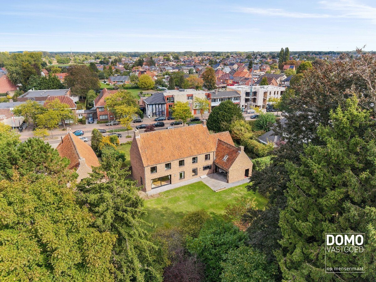 Exclusieve statige open bebouwing met zuid gerichte tuin in het centrum van Kermt (Hasselt) 