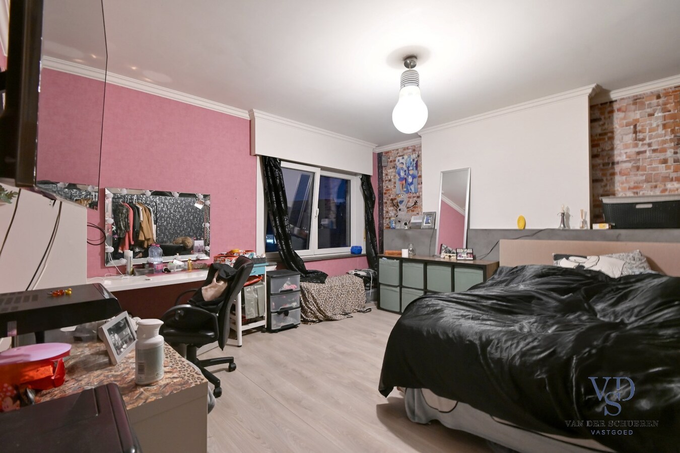 Goed gelegen  half open in Asper 