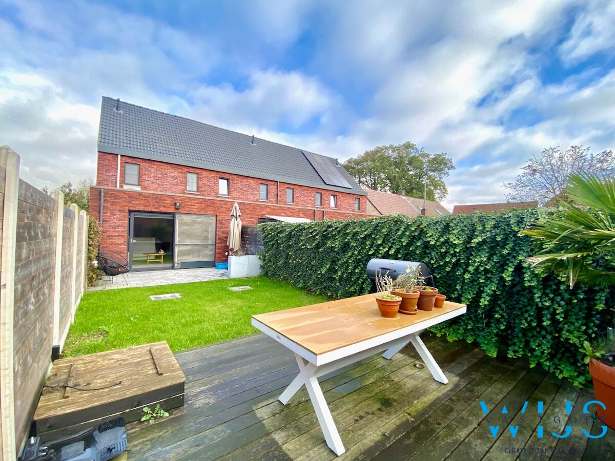 Instapklare gezinswoning te Lembeke ! 