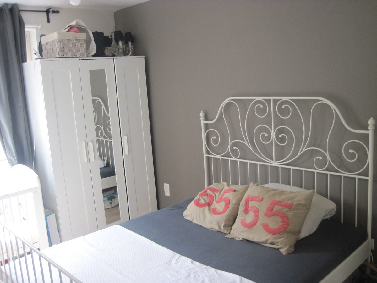 Ruim gelijkvloers appartement met terras en tuintje. Incl. afz. garage ! 