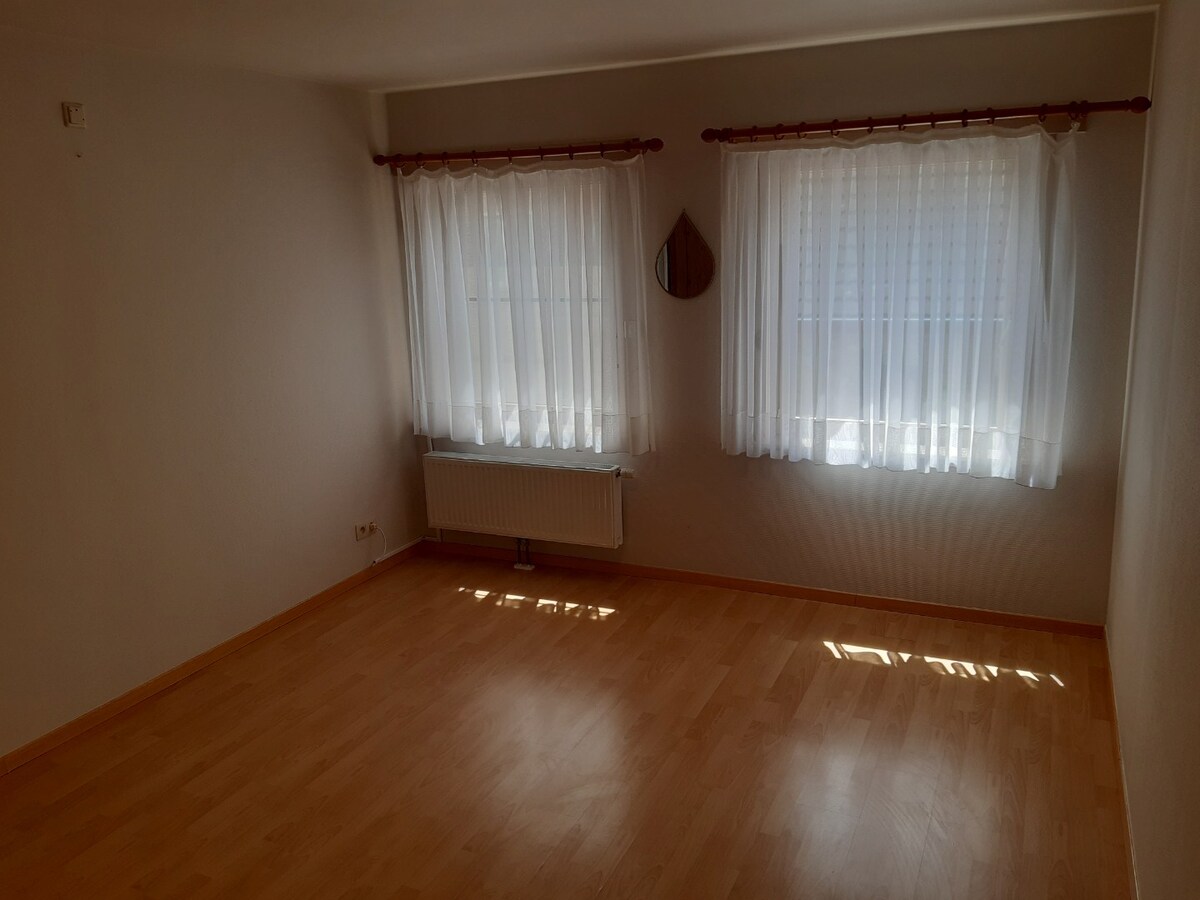 Goed gelegen woning met terras en tuintje. 