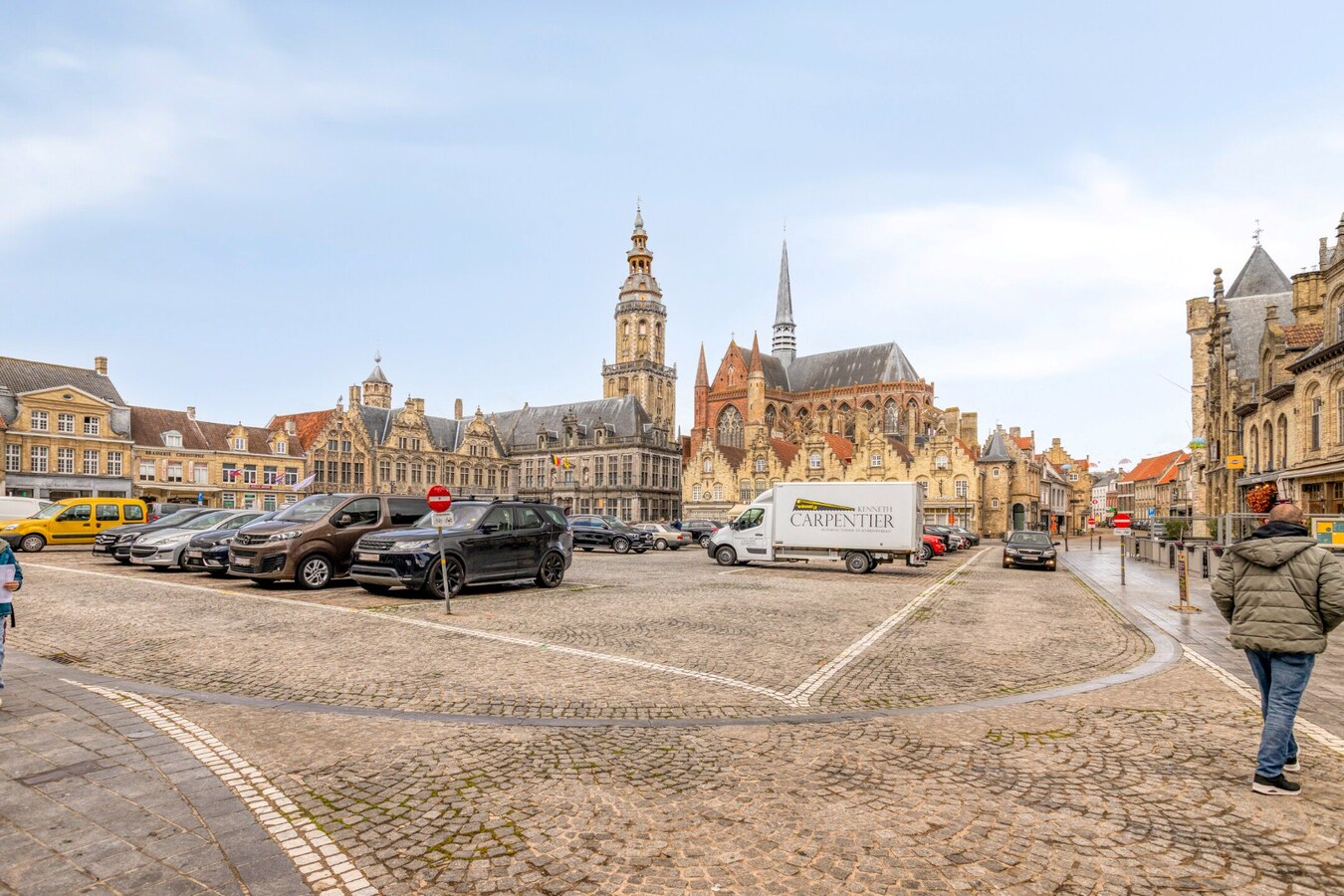 Opbrengsteigendom te koop in hartje Veurne – netto rendement 3,5% 