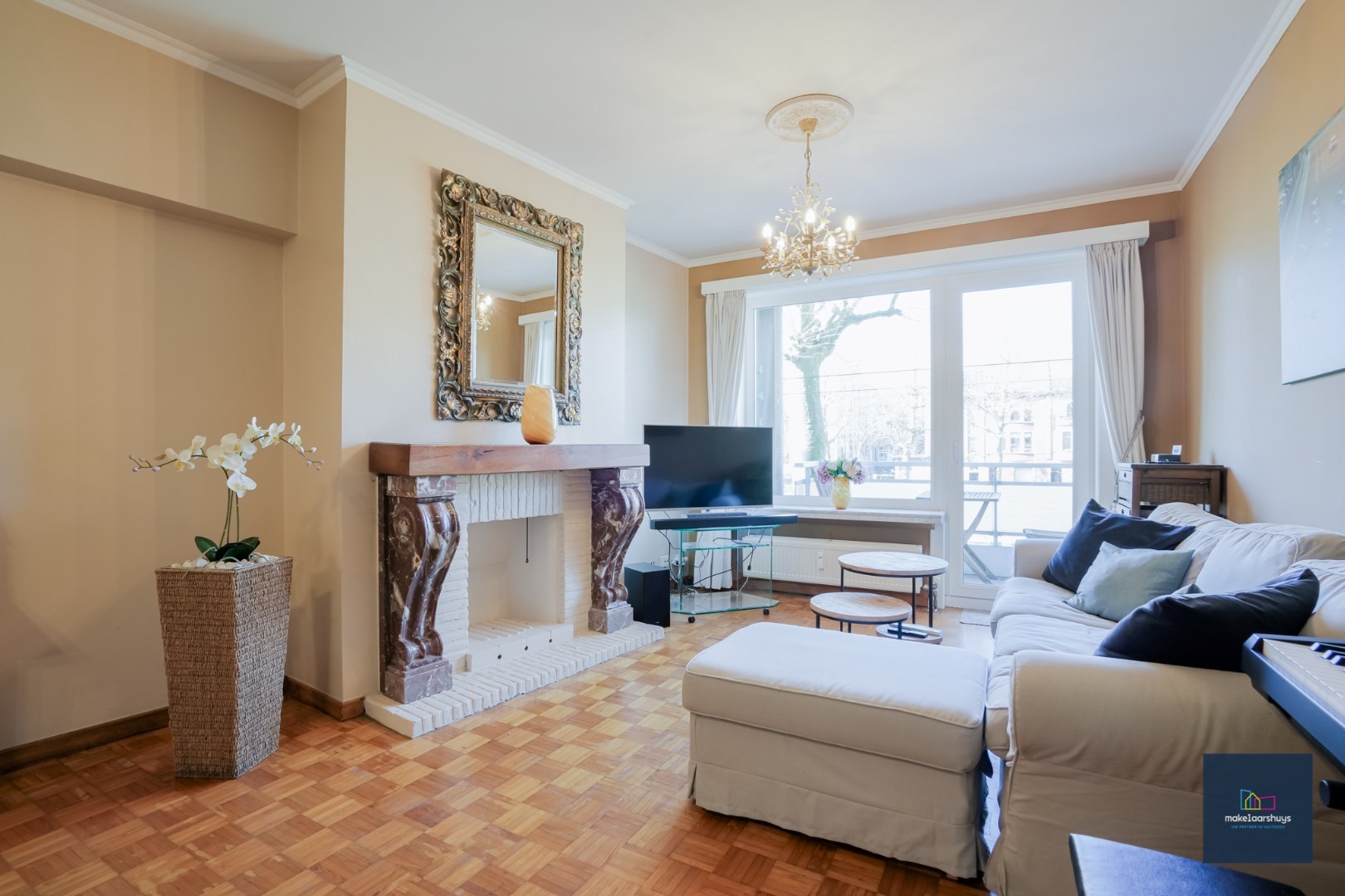 Stijlvol 1 slaapkamer appartement met 2 terrassen, kelder en garagebox 