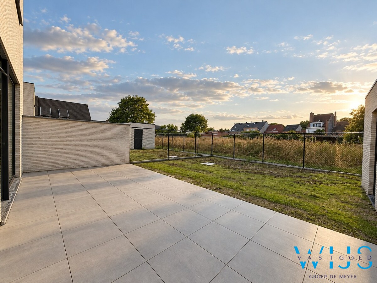Nieuwbouw in aangename woonwijk te Oosteeklo ! 