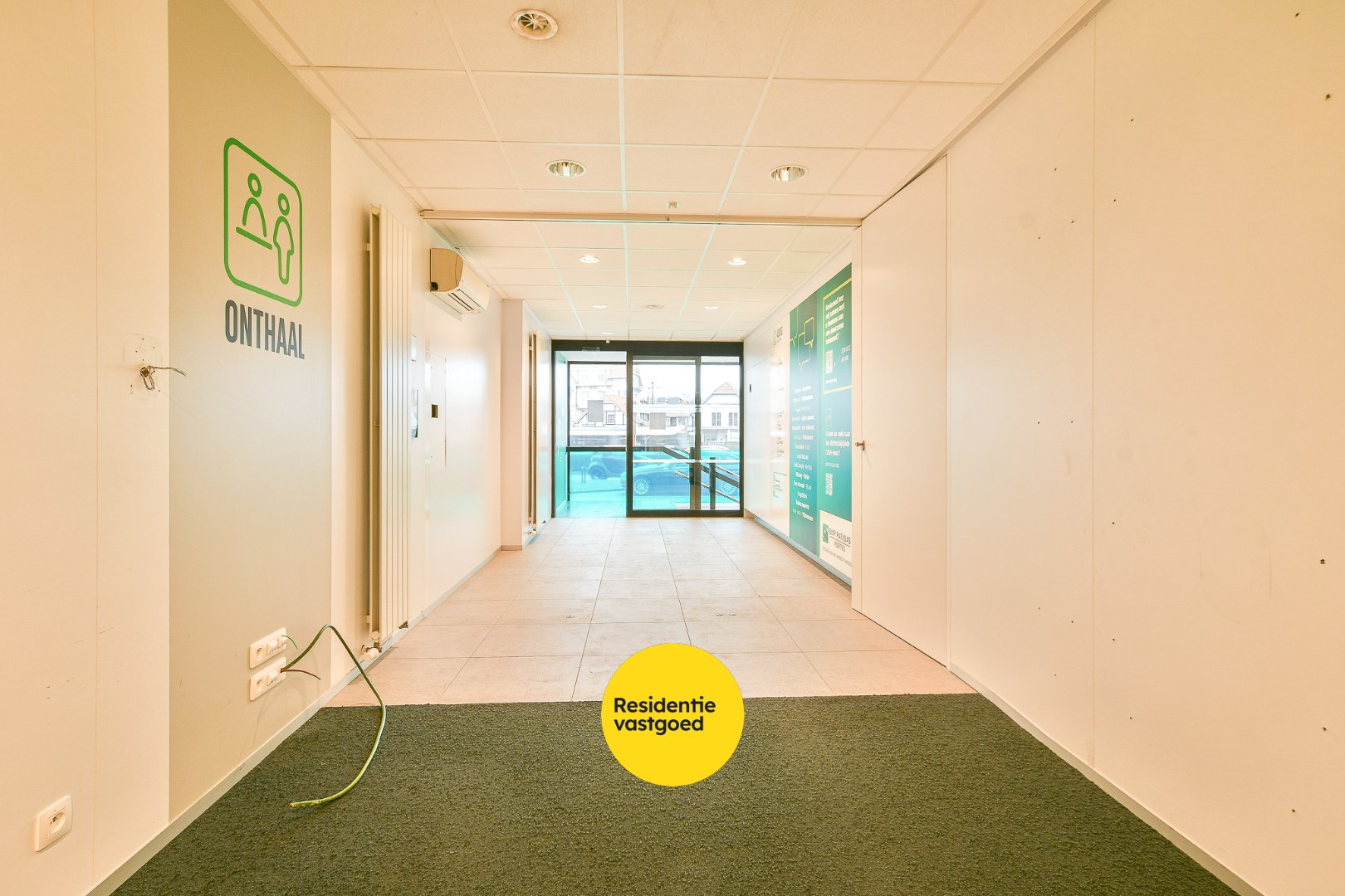 Uniek handelspand (voormalig bankkantoor) met veel mogelijkheden in centrum De Haan 