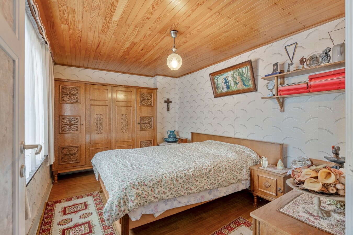 Te renoveren woning met 3 slaapkamers en grote tuin. 