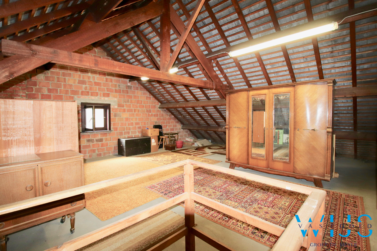 Stevige gezinswoning op SUPER locatie te Eeklo! 