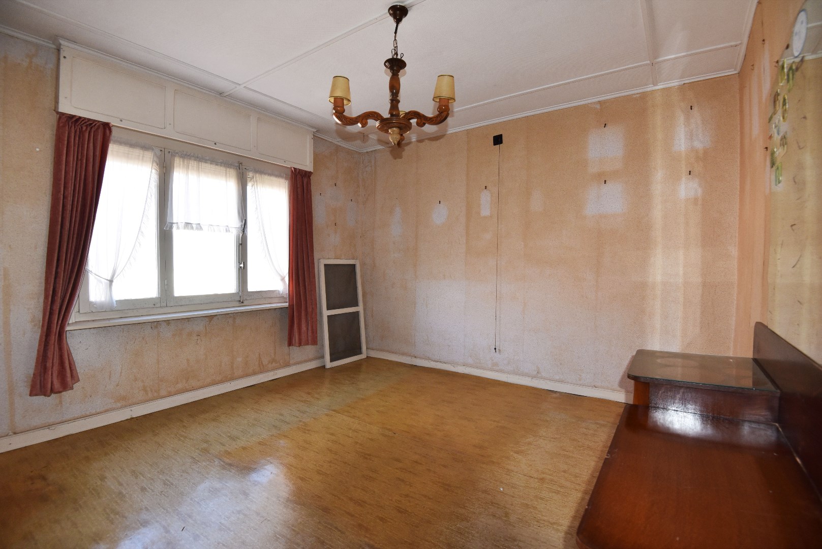 Grondig te renoveren / te slopen woning op 447m² te Maldegem 