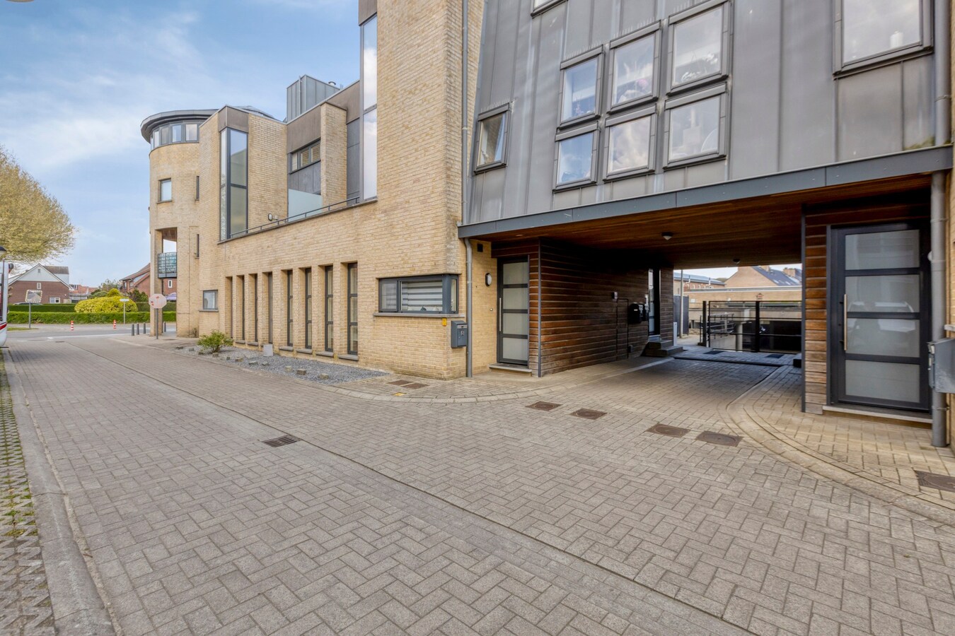 Centrum Dilsen: comfortabel appartement met terras en parking 