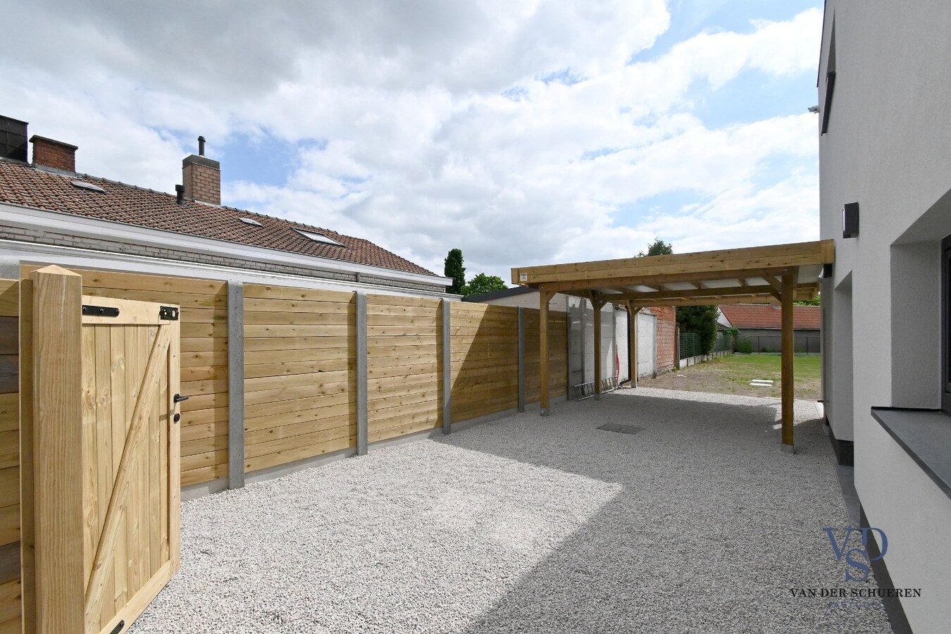 Volledig vernieuwde Half Open. 