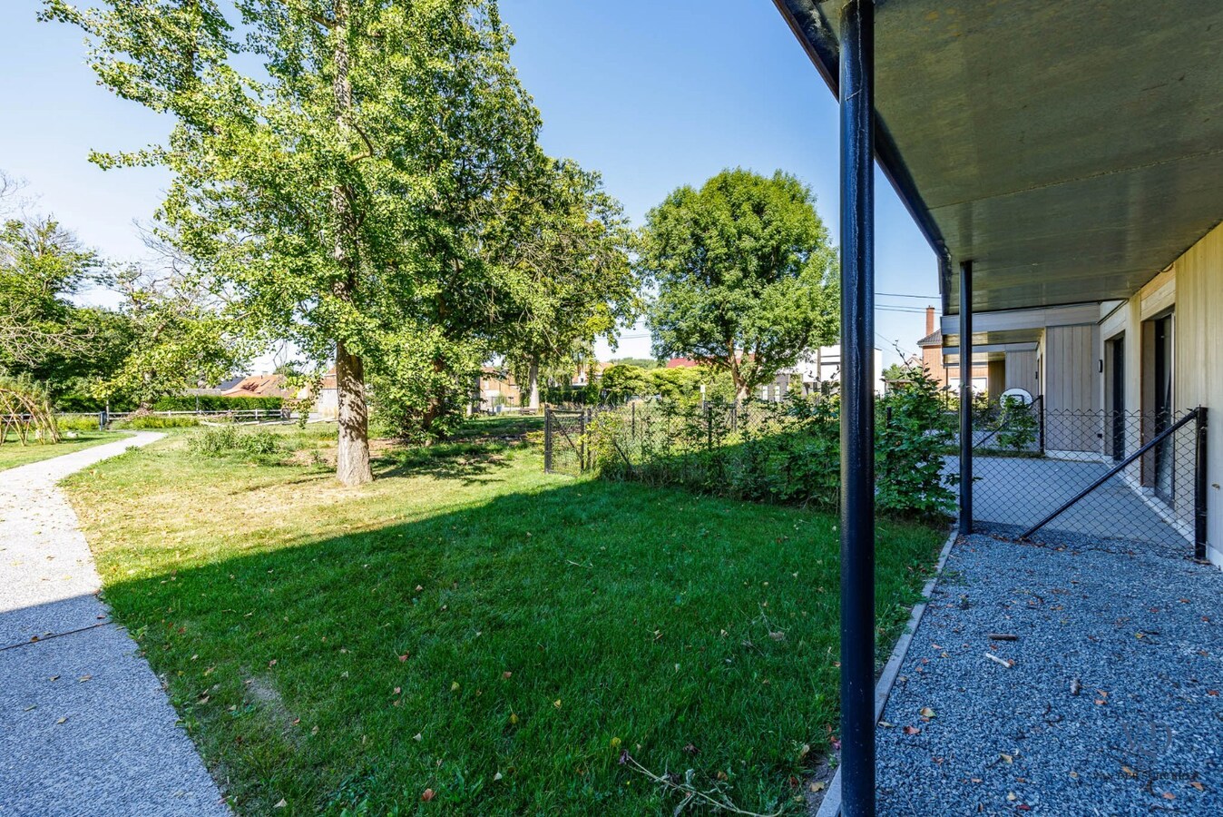 Gelijkvloers 2-slpk appartement 