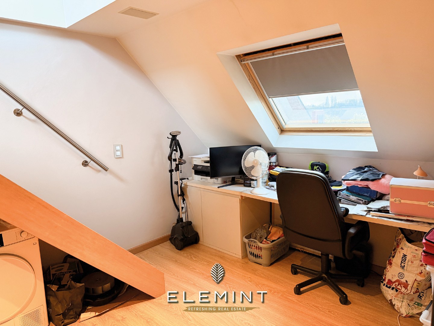 Uniek triplex-appartement met private inkom, 3 slpk, 2 badk &amp; ruim terras met vijver (161 m²) 